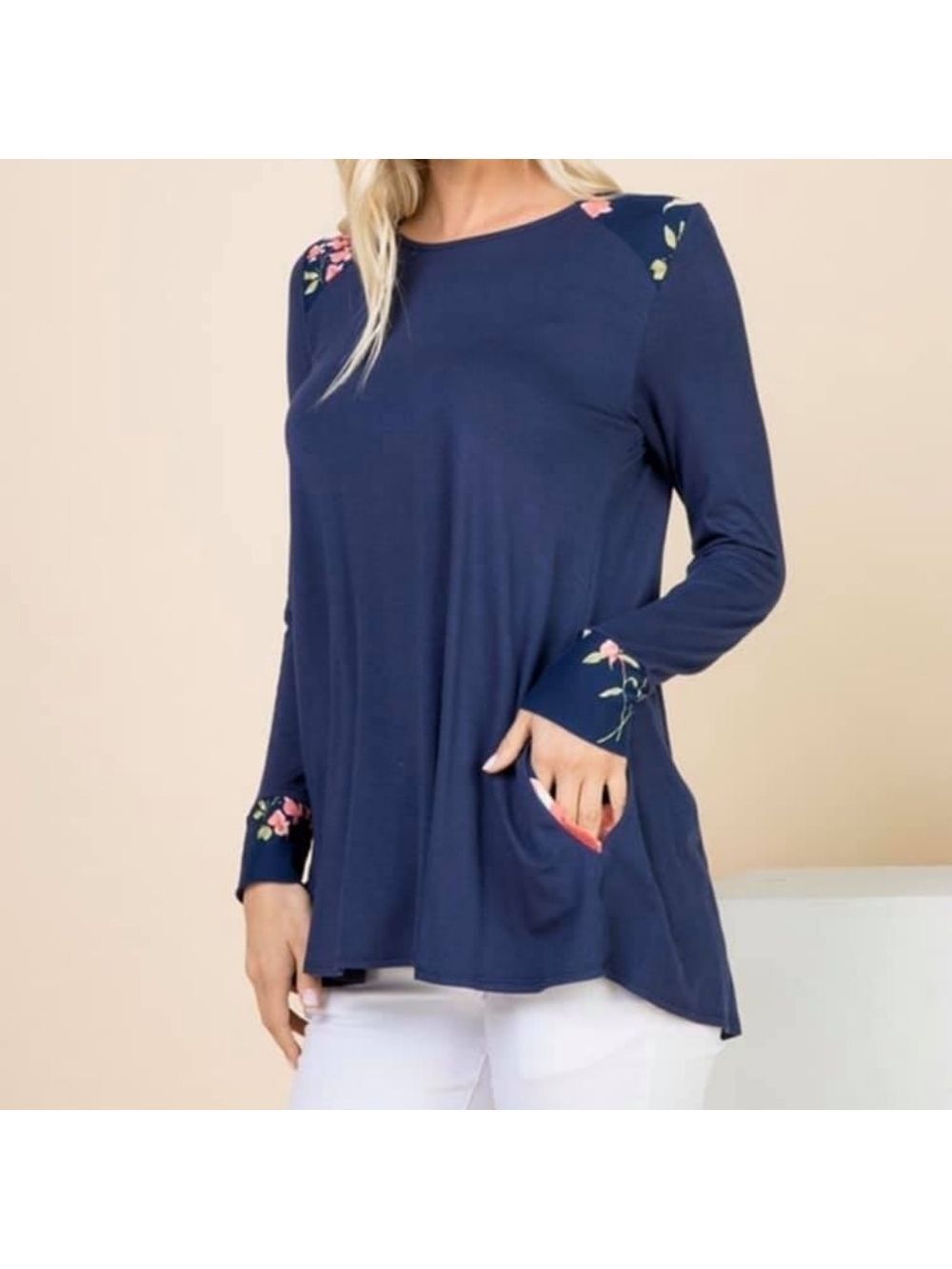 TRÏBE Blue Floral Constrast Long Sleeve Crew Neck Top Size Medium NWT